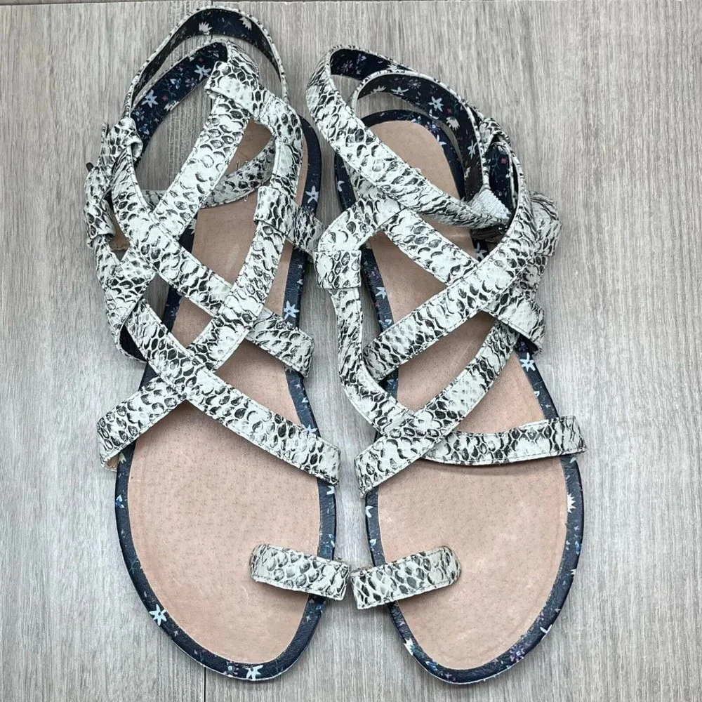 Cabi Sandals Womens Sz 7M Athena Snakeskin Gladiator Flats Leather White Black